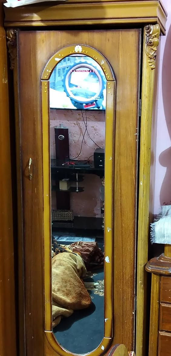 سلام عليكم غرفه للبيع نضيفه
مكان بغداد مدينه الصدر سعر 650 
***********
