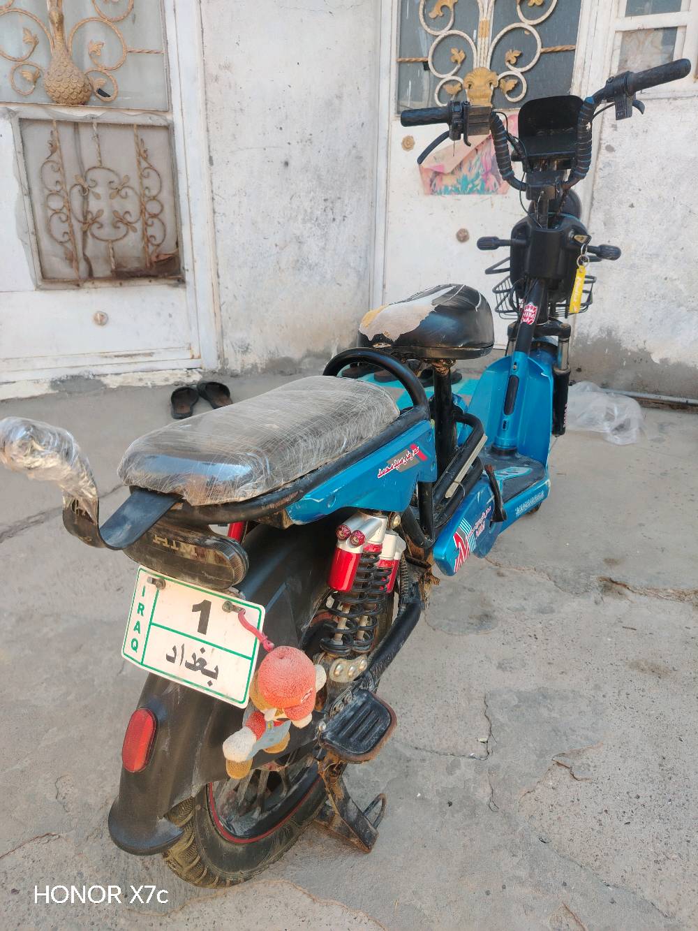 دراجه البيع شحن اخت جديدة كهرباء كله شغاله تايرات جدد كشره جديد 
 فقط يحتاج بطاريات ...وياها شحنه بلاديه 
عنوان ديالى بيه مجال 