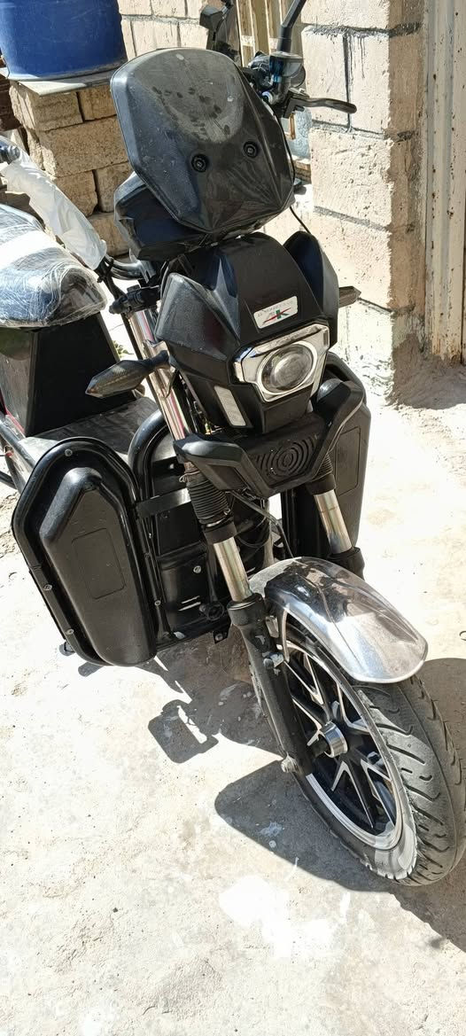 ماطور هيوشه الاخوين نضيف نقص بطاريات 2 فقط ولباقي كلهن يقرن 10
سعر 350 قفل راقم تلفون ***********
