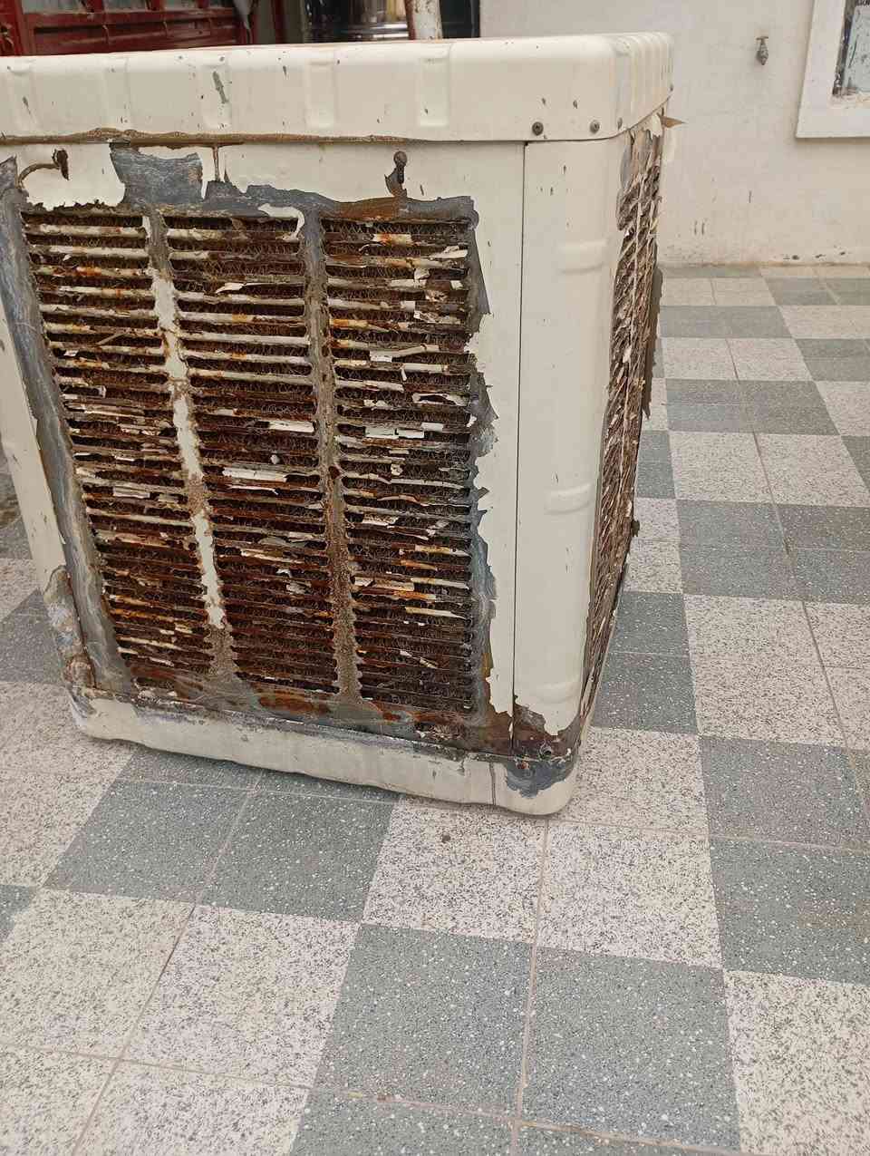 السلام عليكم مبرده الالونا شركة الحياة شغاله كامله سرعتين ماطور نحاس واتر بم غطاس سعرهه 75الف تجي فحصها يا لله تاخذها مكانها الخالديه قرب اسواق سيف العسافي  ***********
