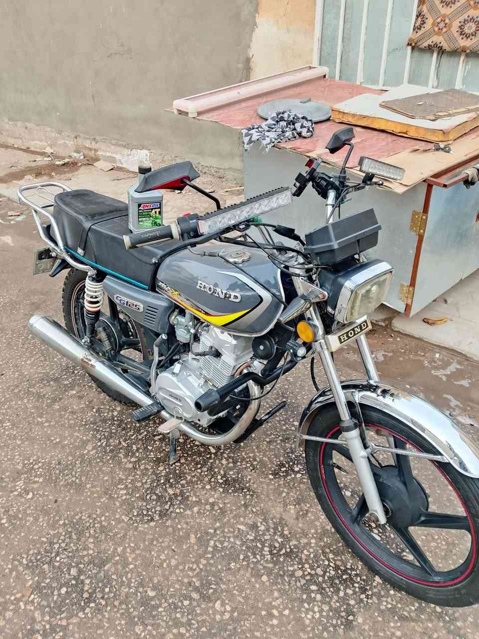 هوند خمسه كير محرك 200 مامفتوحه مكينه خرسه دهن كله امزويل كشن ابو جنطه  سنويه ل2028 ب أسمي الدراجه مداور ثاني يوم سعر واحد ونص ***********
