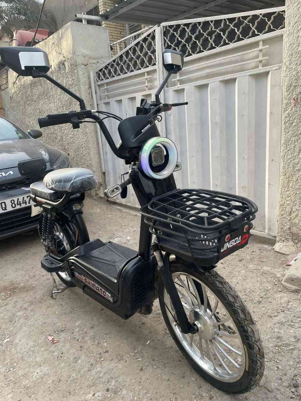 السلام عليكم دراجه حجم 20نضيفه 4بطاريات كبار بحالح جيده دبل بصمه كشره نضيف كله شغاله مرايات جدد كشنات جدد الدراجه شوفت عينك عارضهه 250سعره مناسب هذه رقمي *********** مكاني بغداد الامين الثانيه
