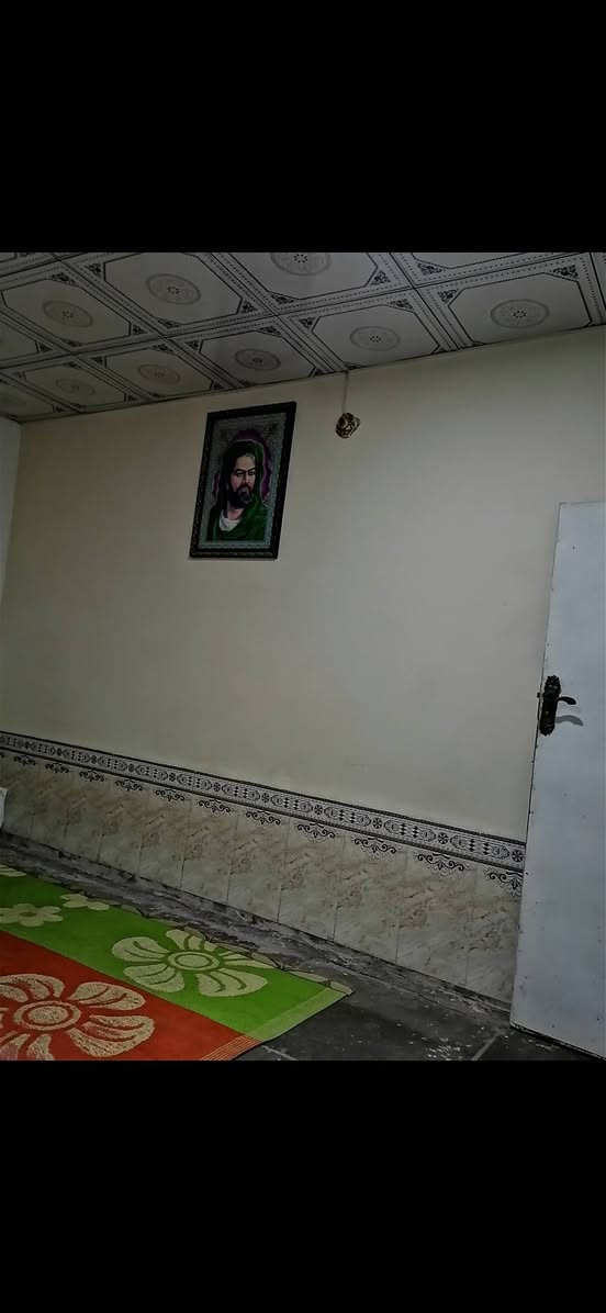 السلام عليكم...
بيت تجاوز للبيع غرفتين واستقبال ومطبخ و حمام  وتواليت وطارمه چبيره.. البيت نظيف وجاهز للسكن العنوان حي العسكري الأول قرب مدرسة الجمهورية..
للاستفسار اتصال أو خاص... ***********
