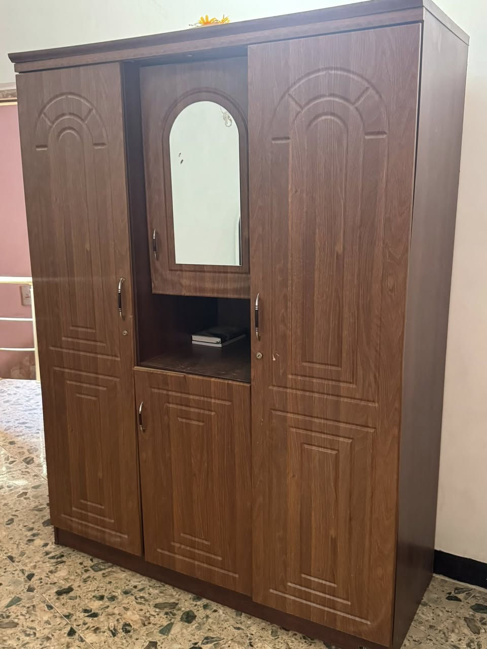 السلام عليكم
هذي الاثاث معروض للبيع 
تخم قنفات ملكي مع طاوله وسطية
ميز تلفزيون 
جرباية عدد ٢ فردي 
كنتور بابين


**إذا كنت صاحب هذا الإعلان وتريد حذفه لأي سبب، رجاءا أرسل رسالة إلى الدعم الفني**