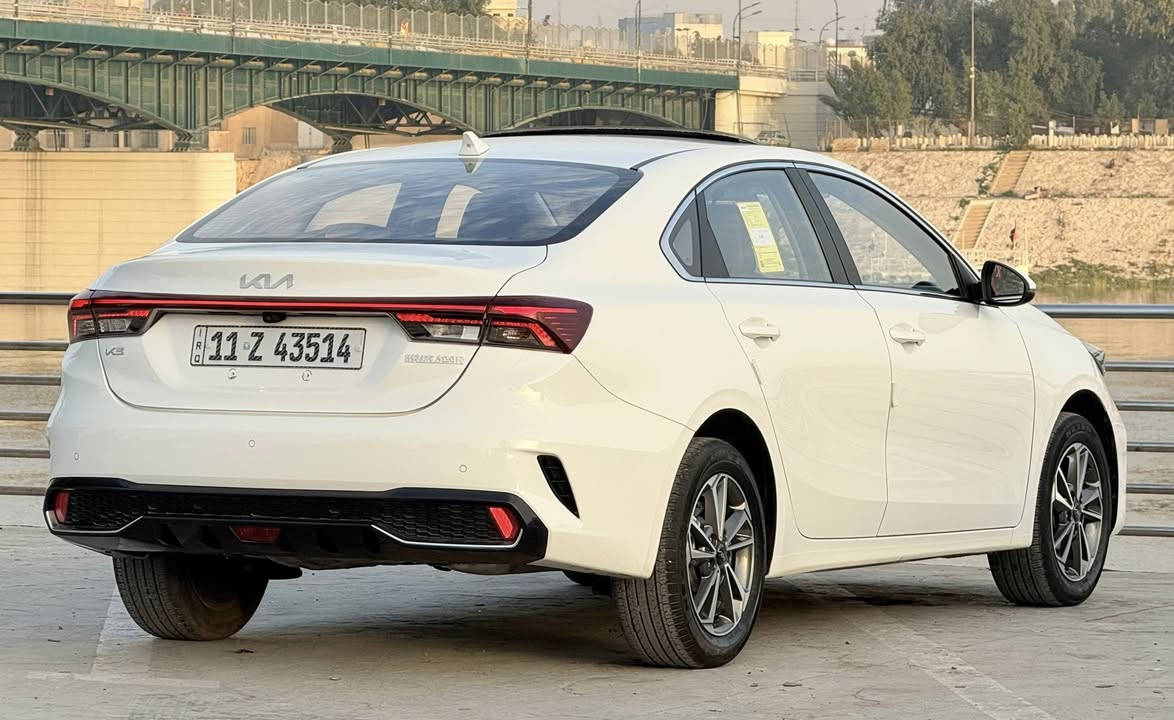 السلام عليكم
كيا سيراتو K3 الشكل الجديد رقم بغداد  موديل 2024 

مكفول من صبغ 

/ فقط بارد جاملغ امامي / ماشية 8  الف

المواصفات  : بصمة تشغيل وابواب / سلايد  / كشنات جلد /

شاشة ديجتال / هندبريك دكمة / اوتو هولد / يدات نيكل / تراكشن كنترول كروز سرعة وتحكمات كاملة  / 4 انظمة درايف مود / لايتات ليد ✅ / اشارات بالمراية  / ويل كب كروم / تبريد لمس / شاشة كبيرة / 4 دسكات. 

مكاني بغداد كريعات  

للحجز والاستفسار :- ***********
