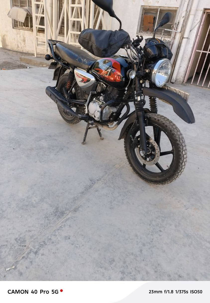 السلام عليكم بوكسر 22 للبيع رقم وسنويه تحويل ثاني يوم استعمال شخصي زوج تايرات جدد المكان بغداد الكاضميه ***********
