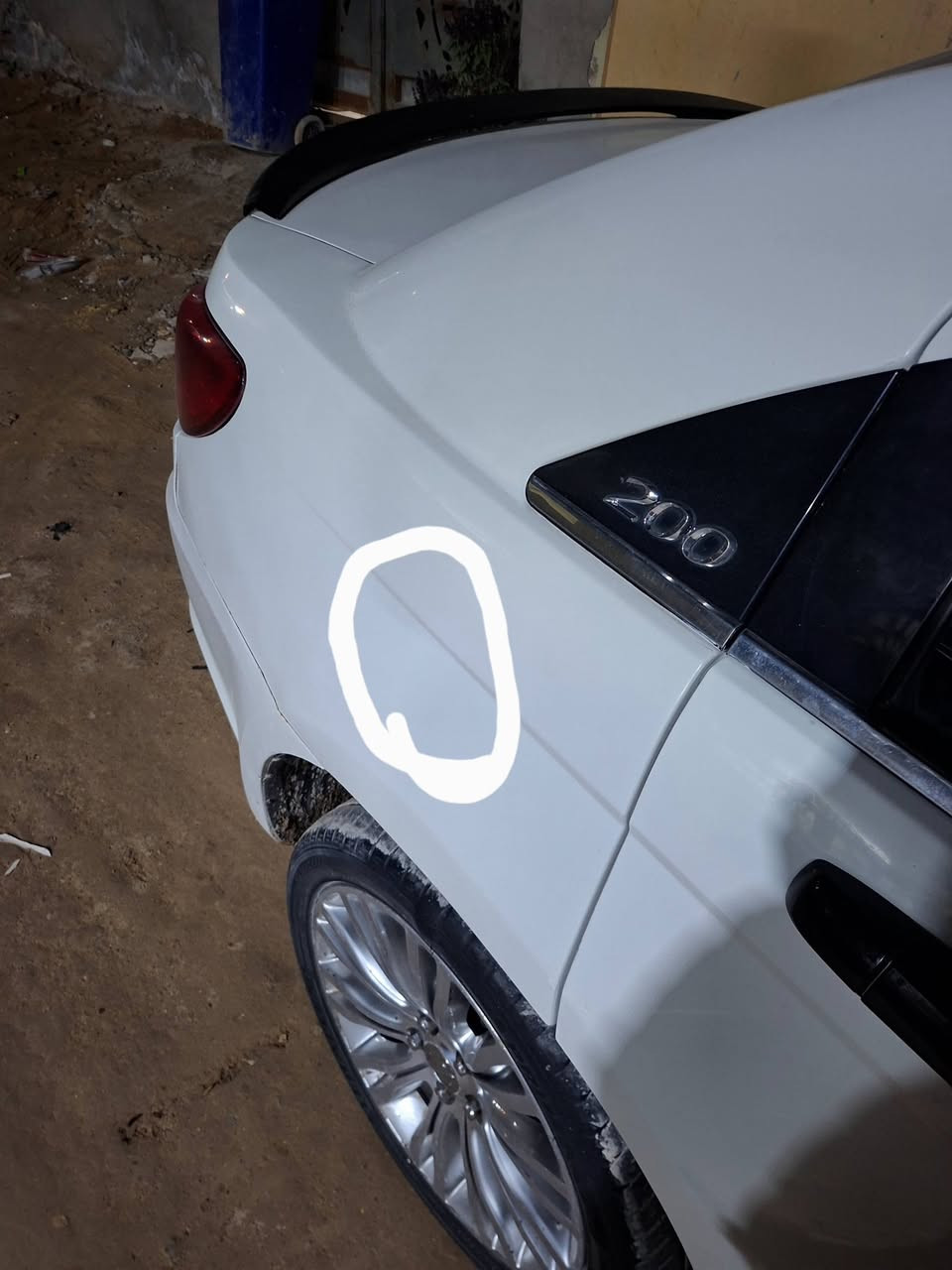 c200     مديل 2011
مكينه 3600 ، 6 سلندر 
السيارة بيها صُبغ حزام جمالية وطخة بالجاملغ مثل ما موضح بالصورة غير هذا مابيها السيارة كفاله 
فتحة قمارة فول السيارة
السيارة بسمي سنوية لل2028
العنوان نجف عسكري 
السعر 80 وبيها مجال 
للأستفسار أتصل ، ***********
