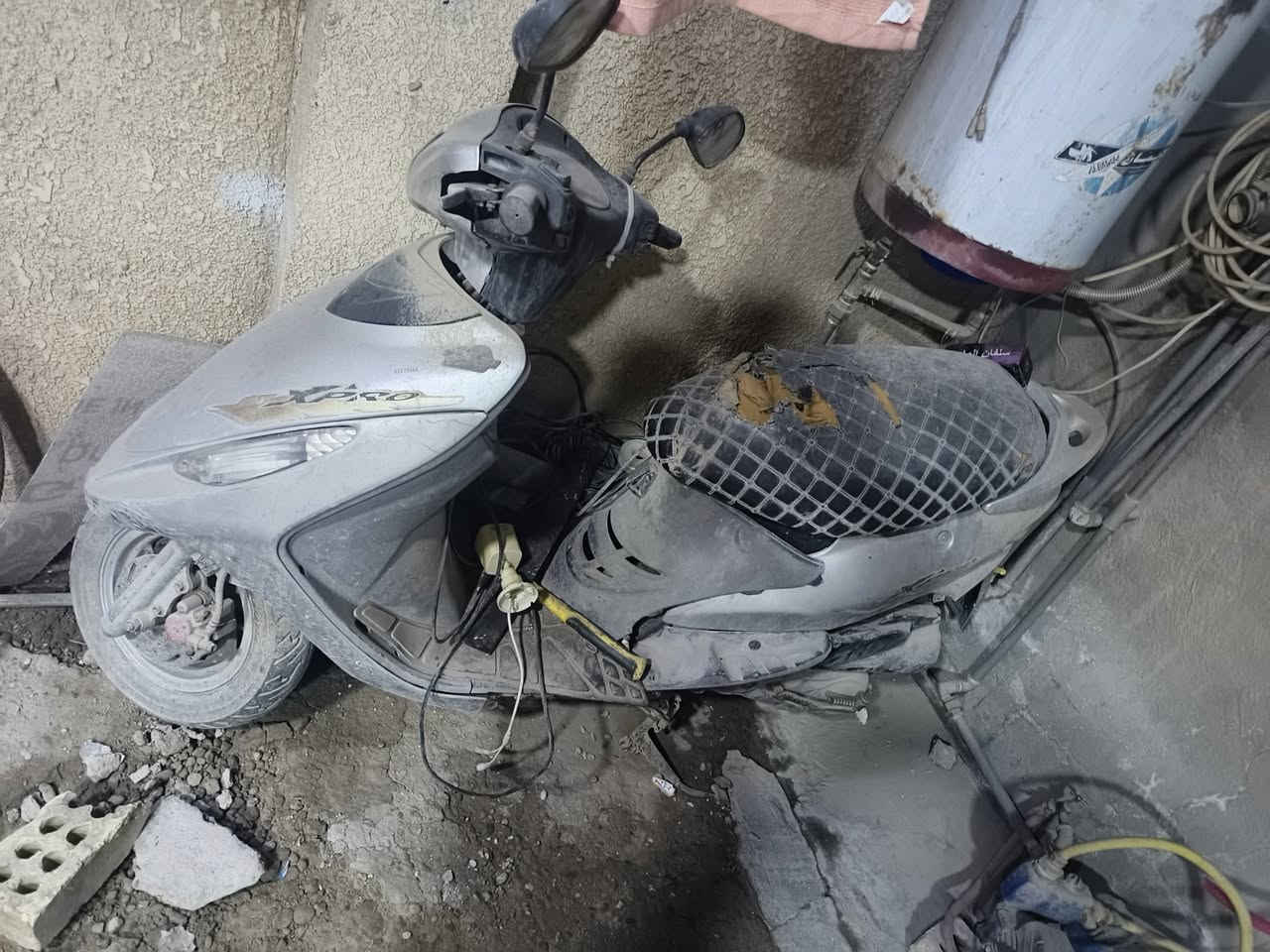 السلام عليكم دراجه سيام. مجفته كامله. نقصها كابريتر.او غسله بس ابيعلك. كوم حديد. حته لا دكلي شبيها ما بيها *********** مكاني بغداد. الدره سعر 150 الف
