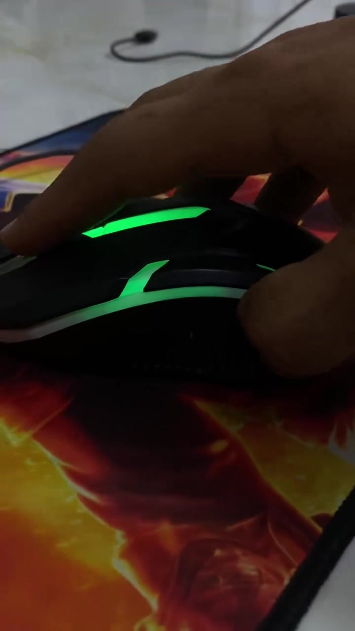 X box one s اكس بوكس وان اس جهاز نظيف وما مفتوح من قبل جهاز ذاكره ٥١٢ بيه رسمت ايد تروح بل مسح جهاز شغال كامل بيه ٣٥ لعبه مجانيه من ظمنهن (جيتي اي ٥ و ردد ردبشن 2 و بيس وفيفه وكلف ديوتي وهواي     العباب يجي وياه واير بل كهرباء ويجي وياه وايره الاصلي اج دي وتجي وياه يدتين مفتوحات شغالات بل كامل ويجي وياه ماوس وكيبورد وتجي هديه تيب الام نقشه تخبل وهديه ثانيه بطاريات شحن واي ستفسار راسل هذه الحساب او رقم الهاتف *********** السعر صيده ٢٠٠ الف فقط
