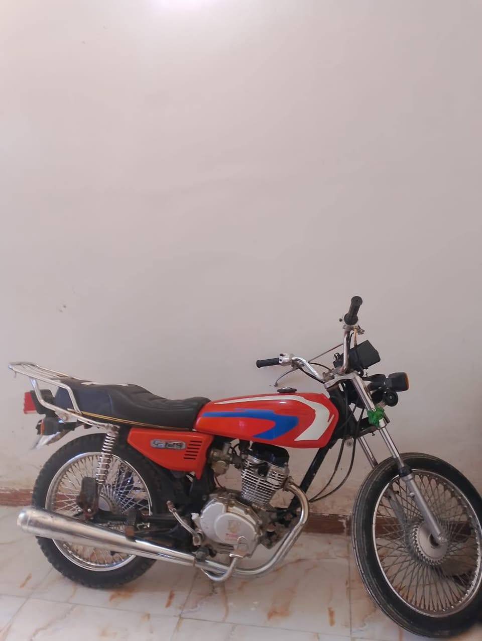 السلام عليكم دراجه للبيع موديل ٢١ السعر ب ٤٠٠وبيه مجال للطيبي للستفسار خاص مفتوح وهاذ رقمي ***********
