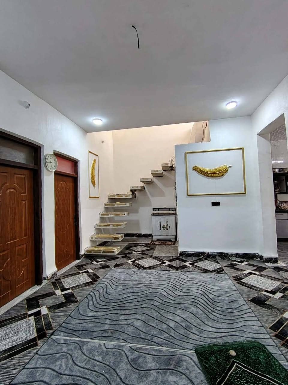 بيت جديد للبيع على طريق السنيه مساحة 150م بناء 2غرف وصاله مطبخ واستقبال وحمام طارمه حلوه تفاصيل أكثر على رقم ***********
