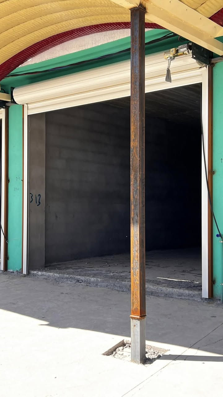 محل للبيع حي صناعي جديد ملك شاه قياس 3x8رقم موبيل ***********
