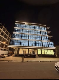 بناية تجارية مجمع طبي للايجار الحارثية مجاور مستشفى الزيتون تحتوي على ...