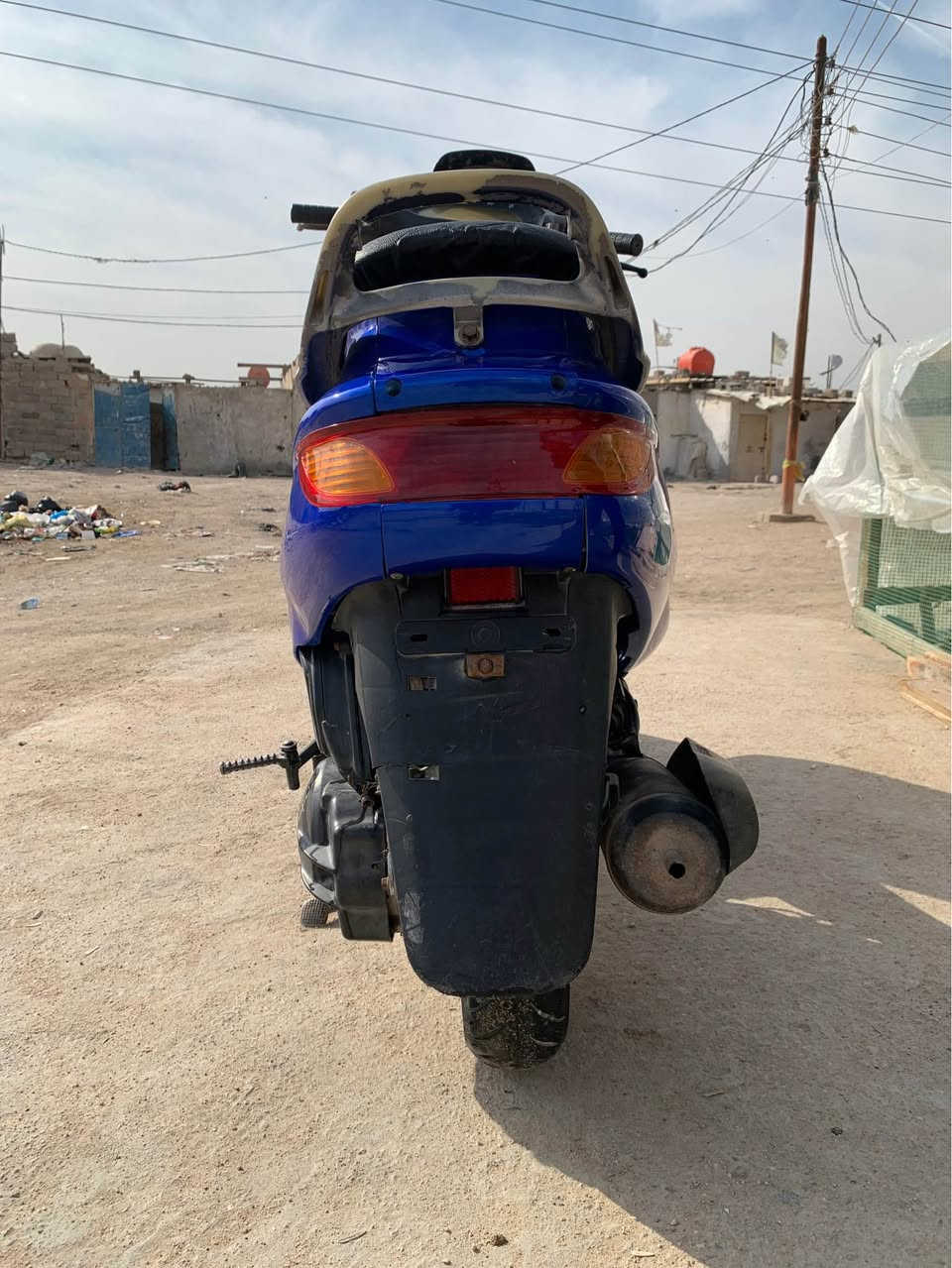 السلام عليكم دراجه فراشه فحل مكينه مامفتوحه مكينه حاويه مثل ماشوفها بصوره كفرات تجاريه الدراجه كهربائيات كلها شغاله لايت هورن اشاير تشتغل نكره سلف 
كلها بلاديه السعر 500وبيها مجال قليل مكاني البصره 
الزبير -حي الشهداء واتساب :*********** الزبير, البصرة
