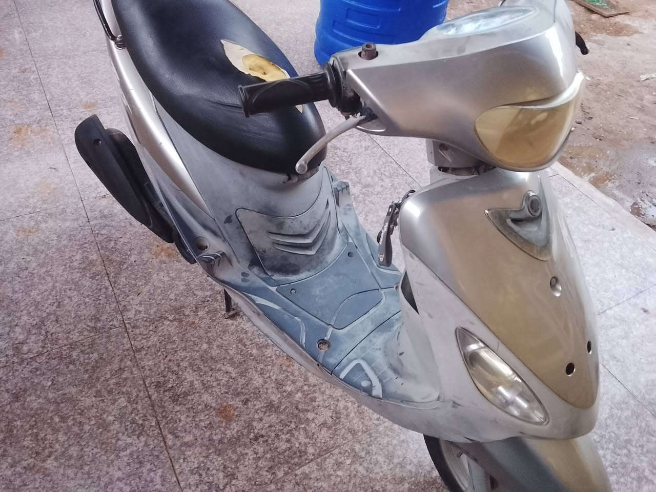 سلام عليكم دراجه لل بيع ماكس منغولي كفالة عامه من مكينه و كلشي بوشه49بلاد رمبه دراجه مالت جناي مداريها فول سعر840بيها مجال حق جيه رقم اتصال ***********
