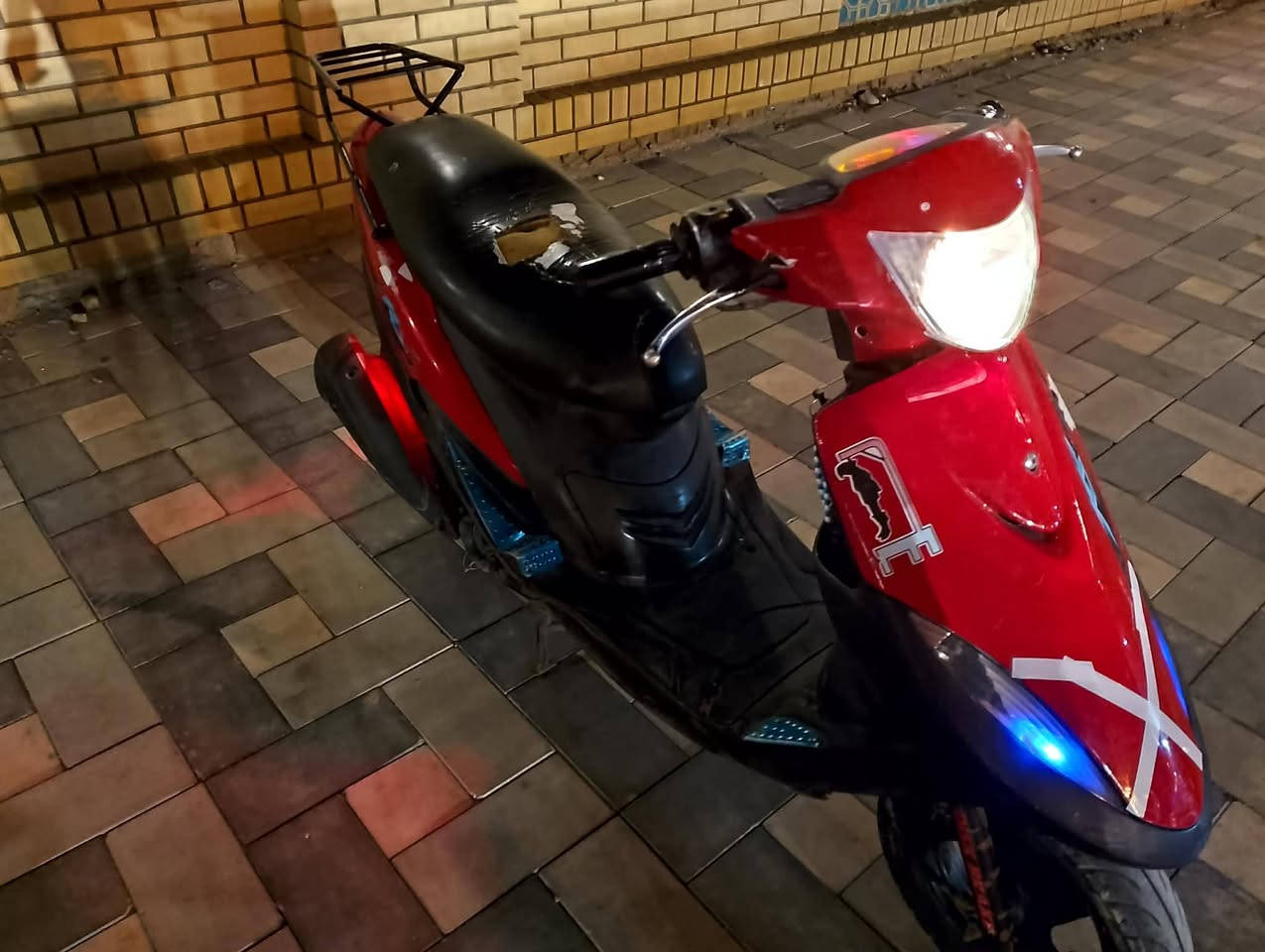 سلام عليكم دراجه لبيع كفاله  عامه من محرك كهربائيات محرك 49دراجه خير من الله بس كفر تجاري عنوان كوت رقم‏‪***********‬‏
