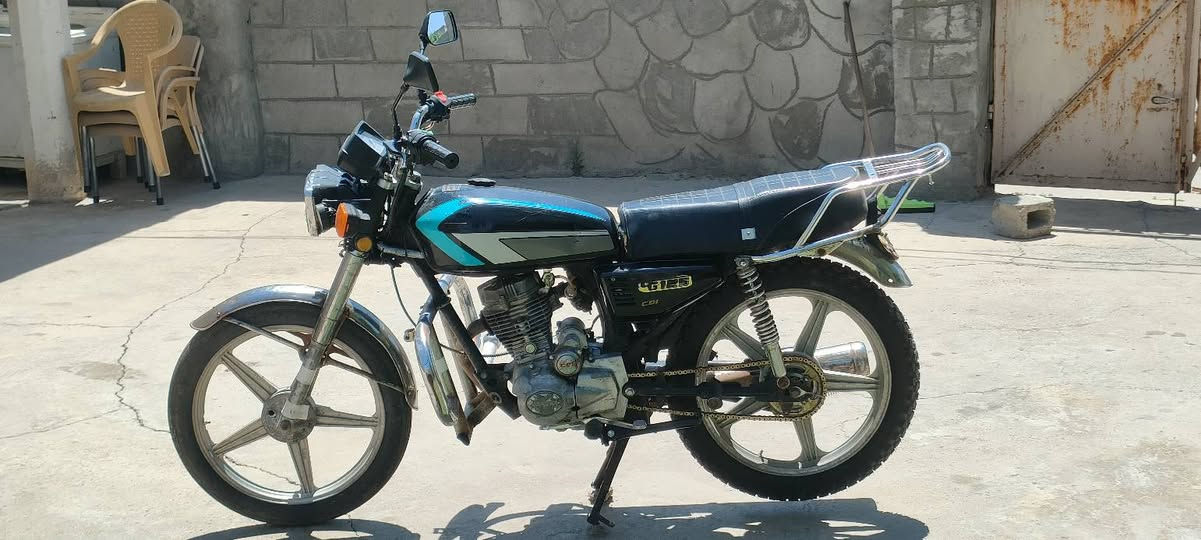 موطور البيع جني ابو الكله خمسه كير
محرك شرط لا صرف ولا تبخير 
دبلات شقاله 
تواير جديده 
كهربايات كله شقاله 
السعر 200 وبي مجال 
العنوان  ناحيت الزاب 
الستفسار خاص موجود 
***********🖤
