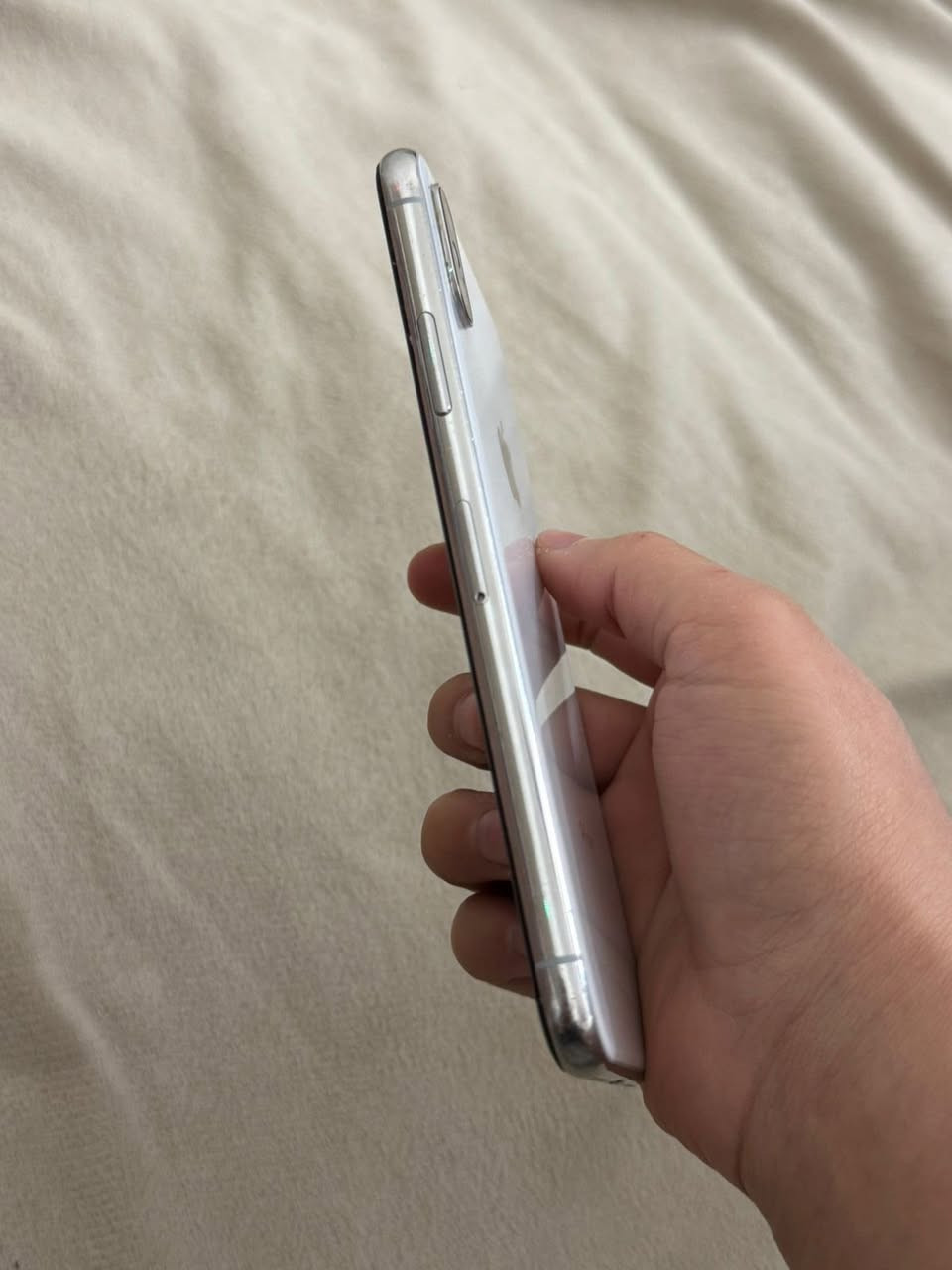 سلام عليكم جهاز البيع 
أيفون اكس ماكس عادي 
نضيف مبدل شاشه وبطاريه 
جهاز نضيف مال بيت 
الذاكره 64 
البطاريه100🔋
رقم الهاتف ***********
