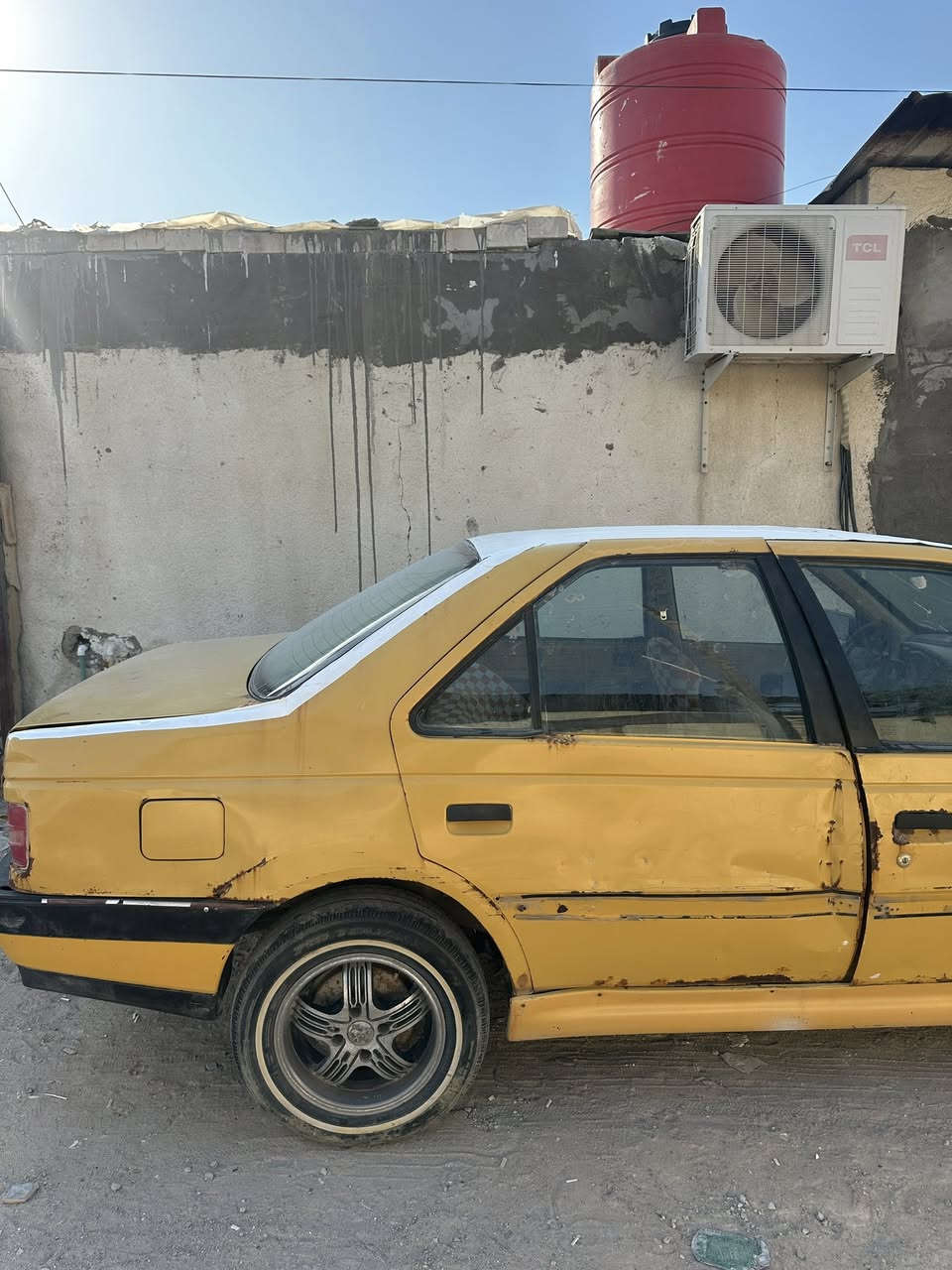 سلام عليكم بيجو ٤٠٥ مكينه وكير بيكاشو كايمه  البدي شوف العين مصفره هيئه وغرمات شرط التحويل عنواني البصره الجبيله  إذا اكو مراوس بسايبه  السعر١٣ وبيه مجال ***********
