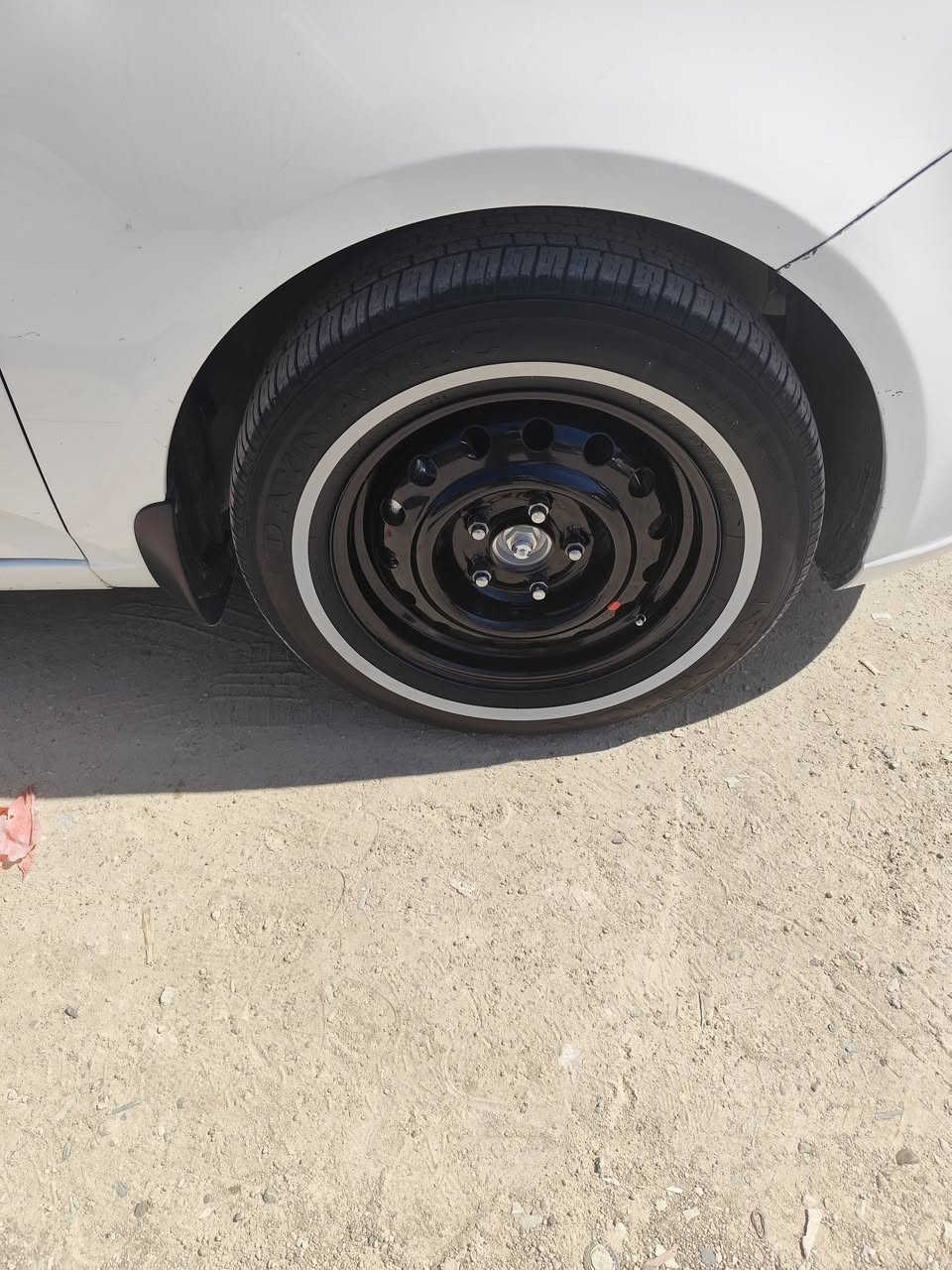 سلام عليكم عندي للبيع ويل عادي 15 تخم تاير ابو الخط استعمالهن اقل الشهر ويل صبغ حراري مال حاويه 
السعر 260 الف وللاستفسار ع الرقم  ***********
