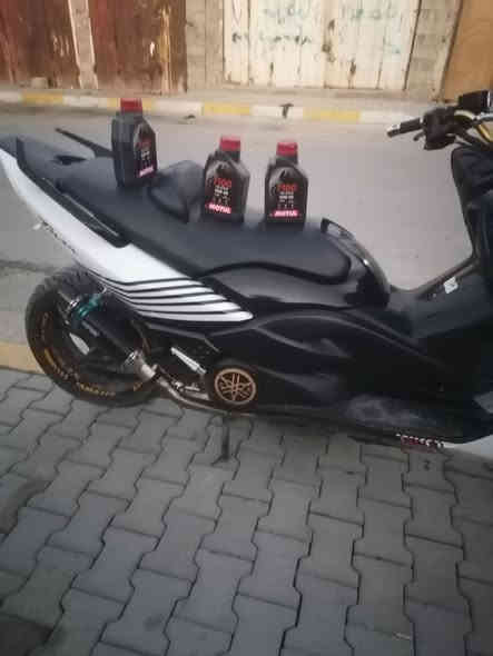 السلام عليكم تي ماكس 2011 للبيع سويتلها ادامة كلج دهن، ونوزلات، وبلكات وفيت بم،وخرز، وتانكي البانزين نضفته، اقسم بالله كله موتل وبانزين محسن مداريها 
رايدها ب28 
مكاني بغداد حي النصر
هذا رقمي ***********
