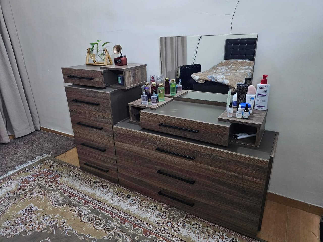 غرفه نوم تشمل
كنتور ٦ بيبان ، ميز تواليت وطابوريه، مجرات، مرايه وكوميدي
السعر مليون و٣٠٠ وبيه مجال
المنطقه كربلاء - شهداء سيف سعد
رقم التواصل
***********
