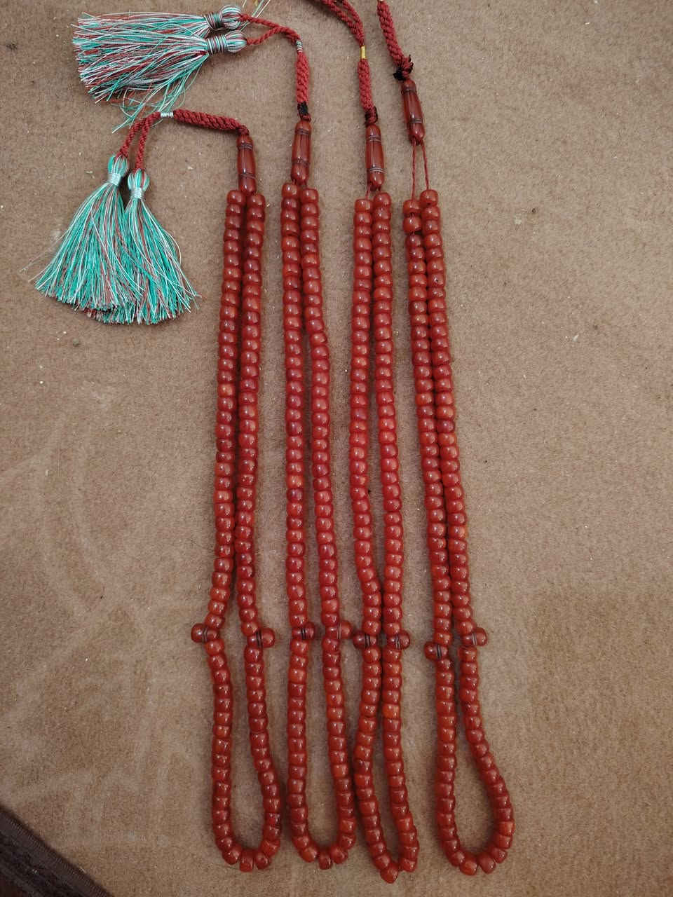 سلام عليكم
سبح سندلوس المانيه جراخه فغانيه 
ميه واحد شاه وجه بموه 
شغل قديم البيع فقط 
مكان الشطره تفاصيل خاص  ***********
