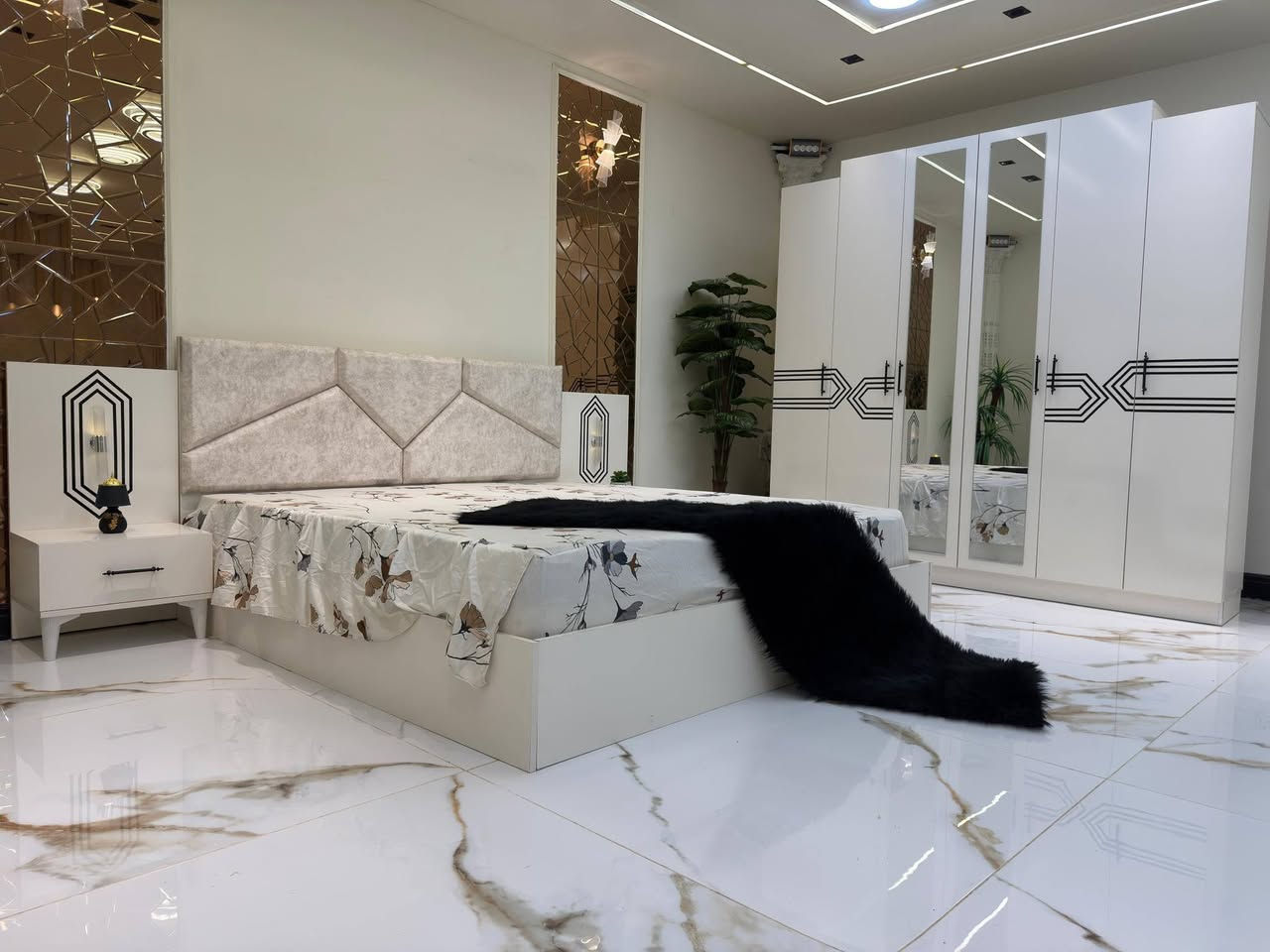 *موديل             022            الاقتصادي*

سعر 625 الف موجود توصيل كاف المحافظات نقل والشد يتصلون على الخاص
❇️ 5 قطع      كنتور 220
⭕️ *الكنتور العالي*
❇️ ميز تواليت ضخم
❇️ شغل ممتاز
❇️ السرير ثابت     🇹🇷🇹🇷🇹🇷


**إذا كنت صاحب هذا الإعلان وتريد حذفه لأي سبب، رجاءا أرسل رسالة إلى الدعم الفني**