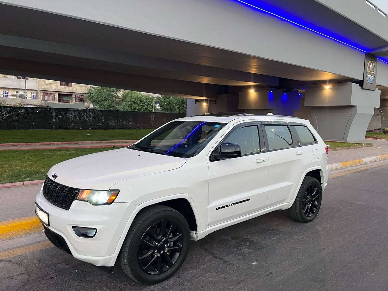 جيب 2018 فول مواصفات بلاك توب
4X4فور ويل اوتو
بصمة
فتحة
تشغيل عن بعد
رادار خلفي
كامرة
شاشة
اوتو ستوب
مانع انزلاق
نظام ايكو+نظام سبورت
قطعتين تبريد
تدفئة كشنات
تدفئة ستيرن
لايت زينون
جنطة كهرباء 
ويل كب 20 بلاك 
السيارة داخلة كلين فقط حالوب بسيط بالبنيد وبالعراق بيهة صبغ چامرلغ وبالسونار اكو طبقة كلير بأمريكا على عكس السايق
السعر 240وبيهة مجال
 العنوان بغداد المحمودية سوگ الذهب 
***********
