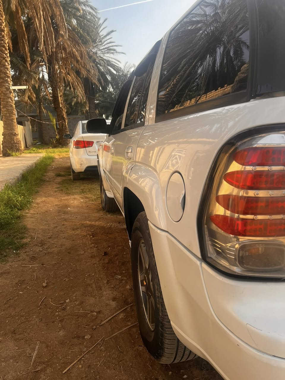 سلام عليكم بلايزر 2004
فول مواصفات عدا الفتحه 

المحرك: 6 سلندر 4200 تبريد قطعتين شاشة أندرويد بلوتوث وإنترنت ارضية جلد السيارة كاملة وجاهزة للاستخدام مكاني كوت مركز سعره100

‭0773 260 6319‬

0782 252 5178
