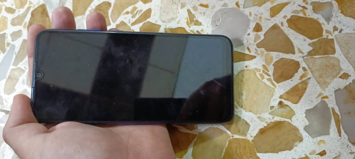 سلام عليكم تلفون للبيع Y6s للبيع
نظيف مابي شي بس فطر بل شاشه ماياثر وله يبين ناعم وفطر بل كامره الخلفية 

سعر 40بي مجال 

المكان موصل حي سومر نهايه 112

تواصل ***********

