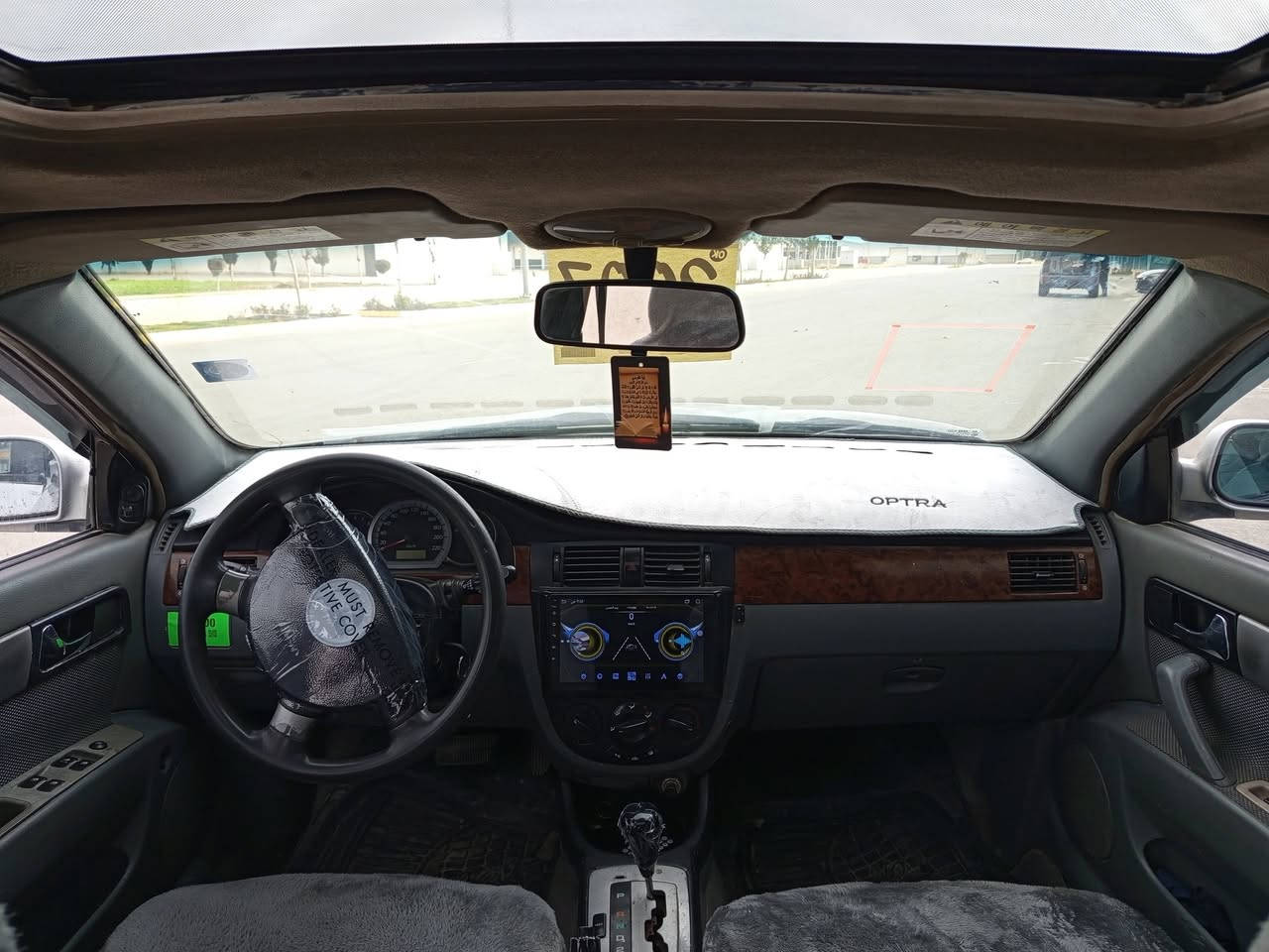 ئۆپترا   مۆدێل    2007
ئۆتۆماتیک  سڵایت تە برید

سە نە وی  و پاکانە وواجیهە ی 

لە گە ڵایە بە شە رتی ئە وە لیات

گێڕ و مە کینە و کارە بای بە شە رت

کامل گێچ و برێک و هە موگیانی ئیشە کات

ماڵی دۆستە بۆعە یب مە گە ڕێ بە شە رت

4جام کارە با داژبڵو سوکان و شە مسی ئێرباکە

لێدراوی نییە پێشو پشتی تازە داگیراوە 

دژبڵ وبە رە دە رگای لۆکە ناوفۆڕمیگایە 

ناوی لە دە رە وە جوانترخایس وڕزیوی نییە

بای  35 گە ڵا و مە جال کە م ***********

ناونیشان  سلێمانی هە موزانیاریم نوسیوە .....؟
