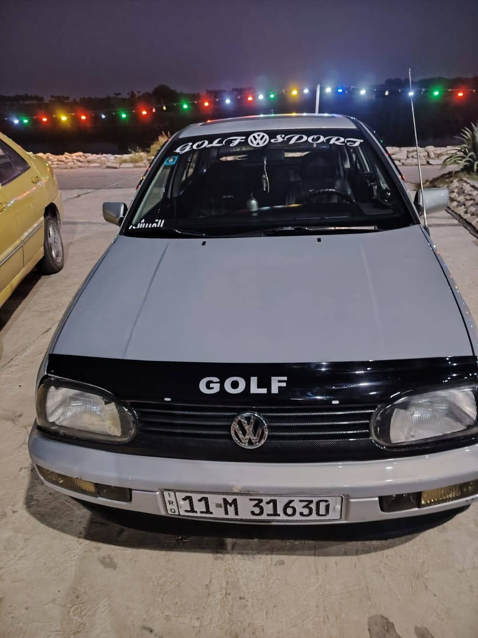 للبيع كولف 1992 المكان كراده قرب سما مول ***********
