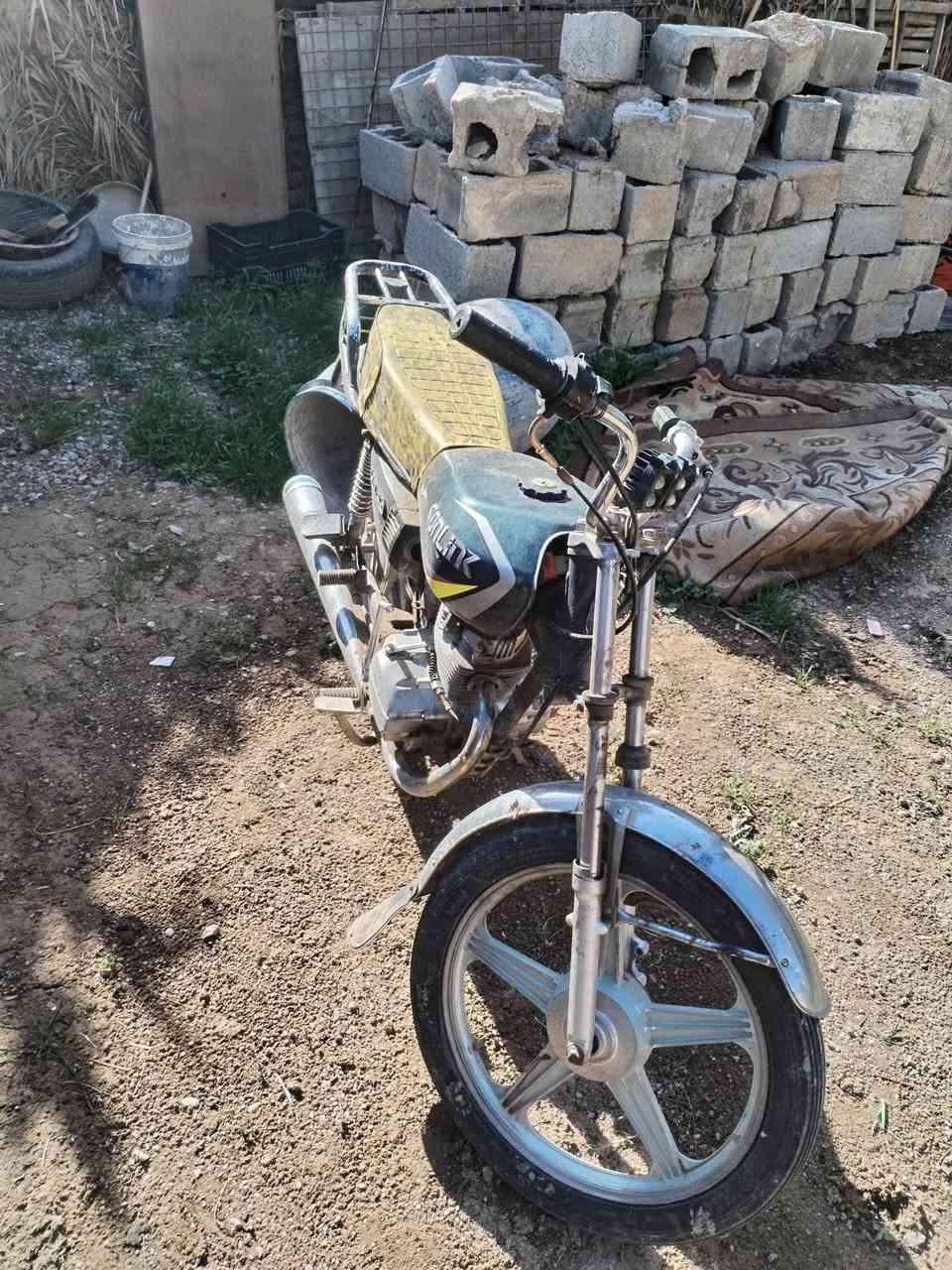 اسلام عليكم دراجه سيفان للبيع دراجه خير من مكينه مكفوله موديل 2020عنوان تقاطع القدس السعر ٢٠٠ قفل قفل الاتصال على الرقم ***********
