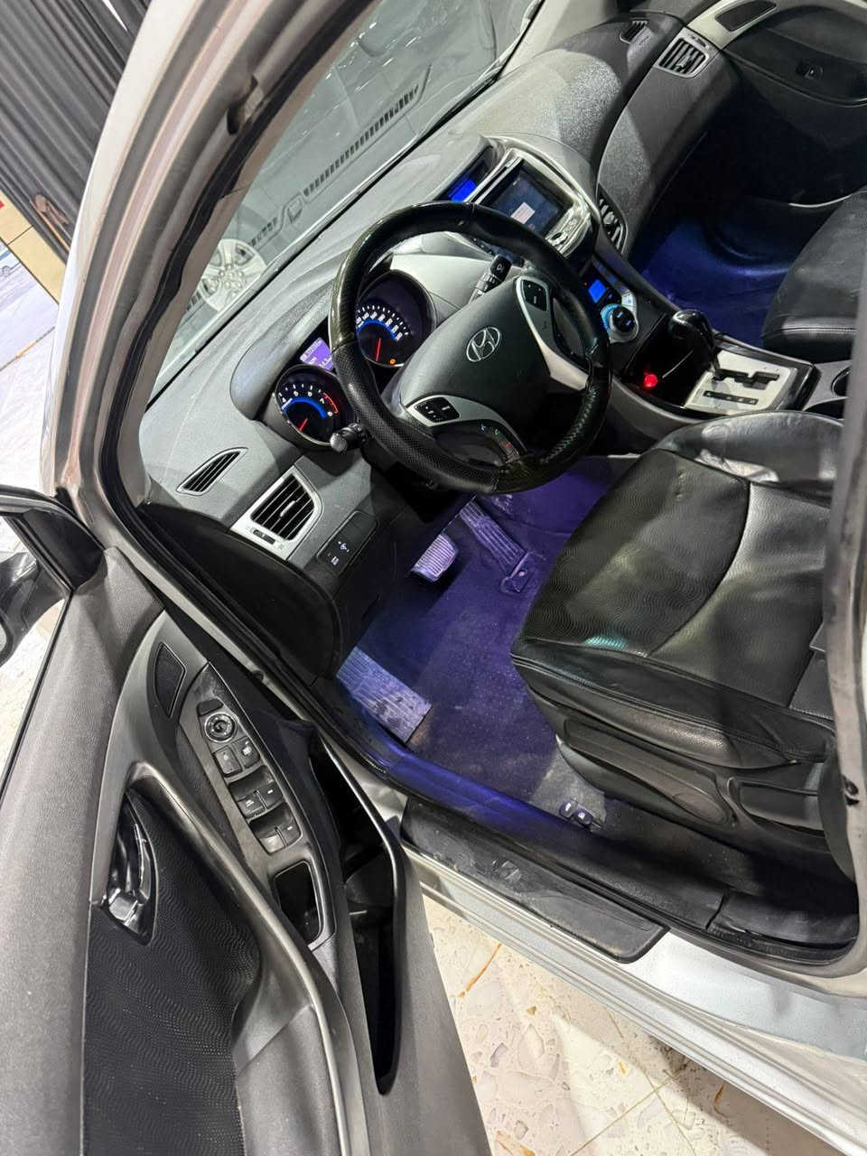 ئەلە نترا دە مارمۆدیل مۆدیل 2011مە55وە رقە رجواب نام نادنیە وە بە س تلفون 
  کوشن هیتە ر فوفول لۆ لۆک نە بەسە مەمونە سە یار ک لە جوانی
   میکنە  مه رخوبه  كامل مه سره في كرا وه لوكه  كوشن جلده هيته ره   شوين له عيمه كاني جاك را وه ته وه دوو باره  قيري ليدراوه ته وه  فوفول
سه ياره جوار تايه ي لوكي له ژيره كامل مه سره في كرا وه ژ***********   *********** رانية, السليمانية
