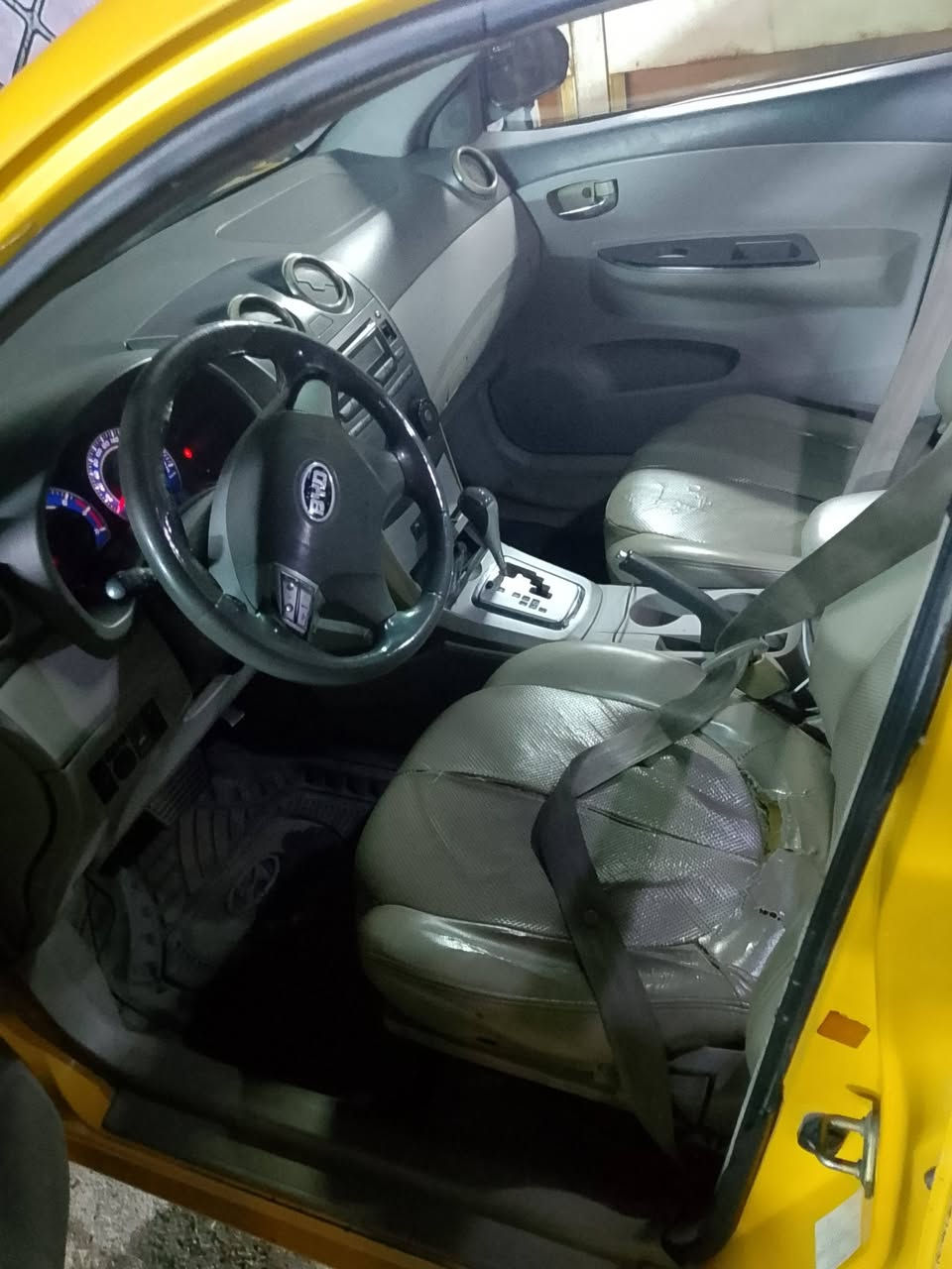 بي وايدي مديل 2013رقم بغداد بسمي مصفره هيه وغرامات السياره بدون صبغ وبدون ضربه كير مكينه مكفولات صدر امامي خلفي 50بلميه تخم تاير جديد السعر 55وبيهة مجال لطيبين مكاني بغداد بلزعفرانيه الرقم ***********
