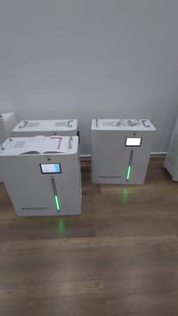 بطاريات بيسن كرين • ربط على التوازي • يدعم ١٦ بطارية