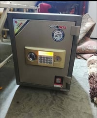 قاصه فيتنامي الاصلي ضد الحرق والكسر والرطوبه قاصه نظيفه جدا كلشي شغال ...