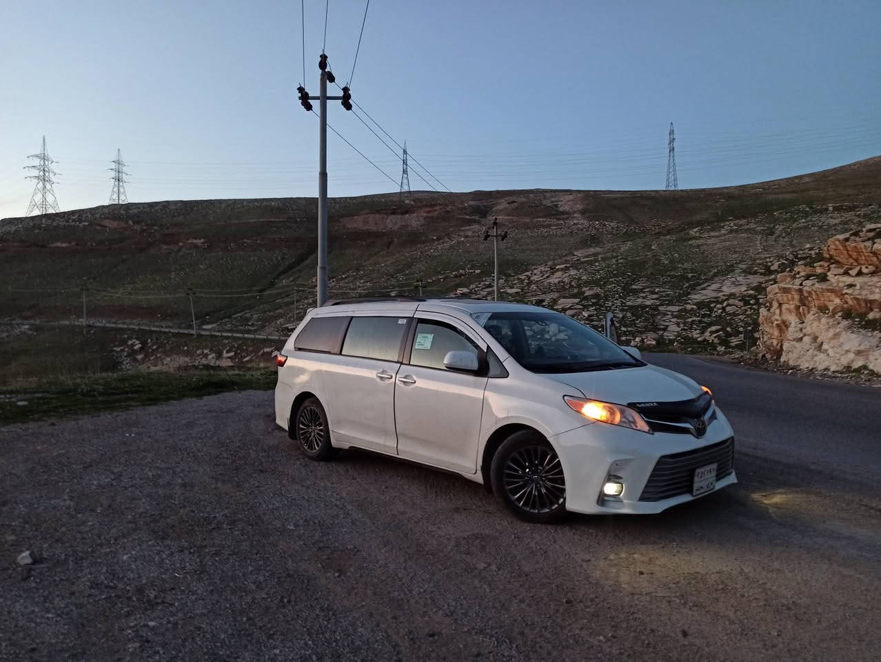 تويوتا سينا خصوصي للبيع فقط 

رقم سليماني 

XLE موديل 2016
رقم هزا جديد 

بصمه سلايت 

فول مواصفات 

صبغ عام 

***********

تواجد اربيل

سعر 155 $ و مجال
