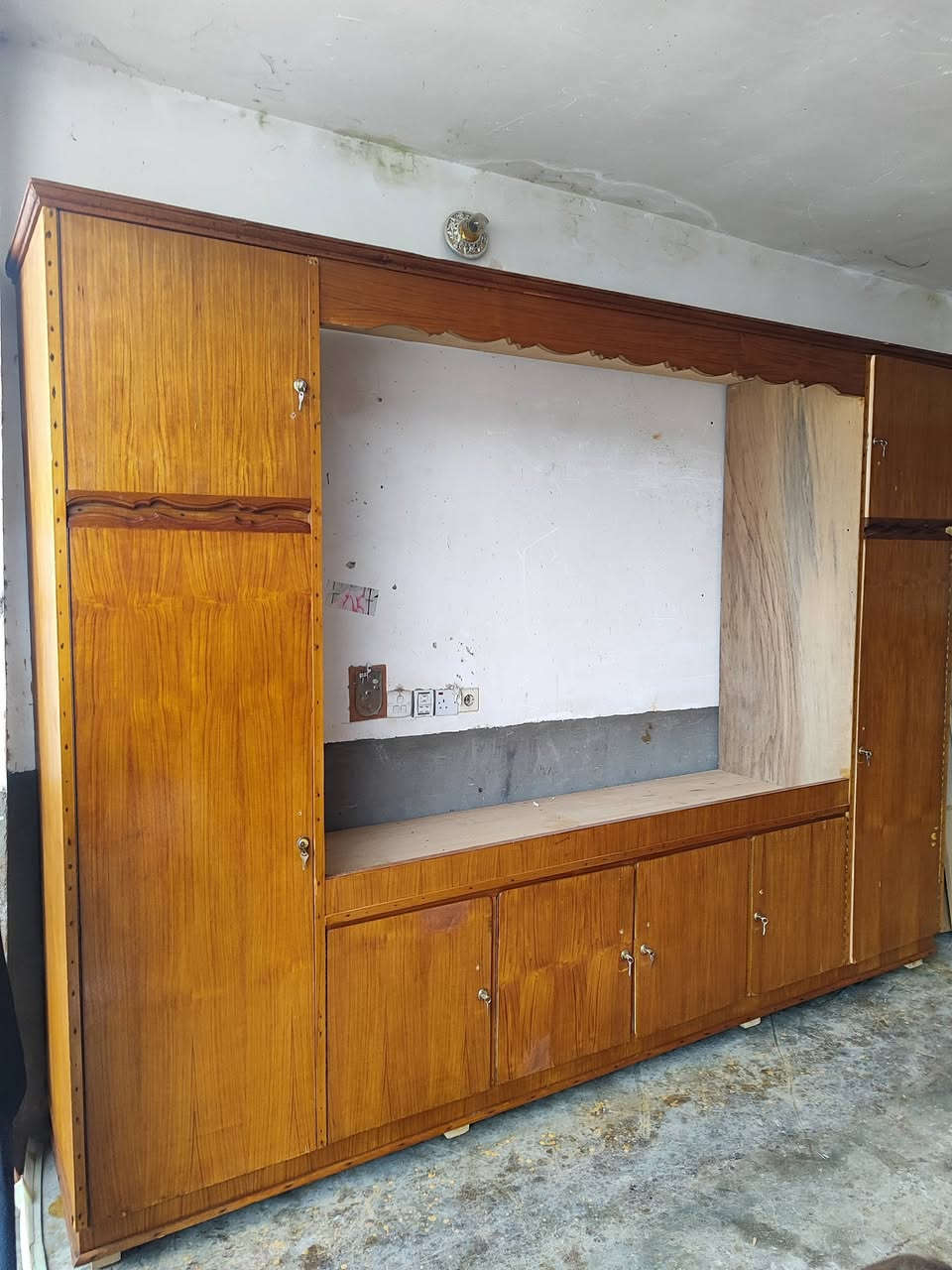 #كلاريات مفتوحه 3 متر نضيفات حيلل حيلل ما بيهن كل عيب دراجه اولى داخل خارج صاج. 

#الرقم ***********
