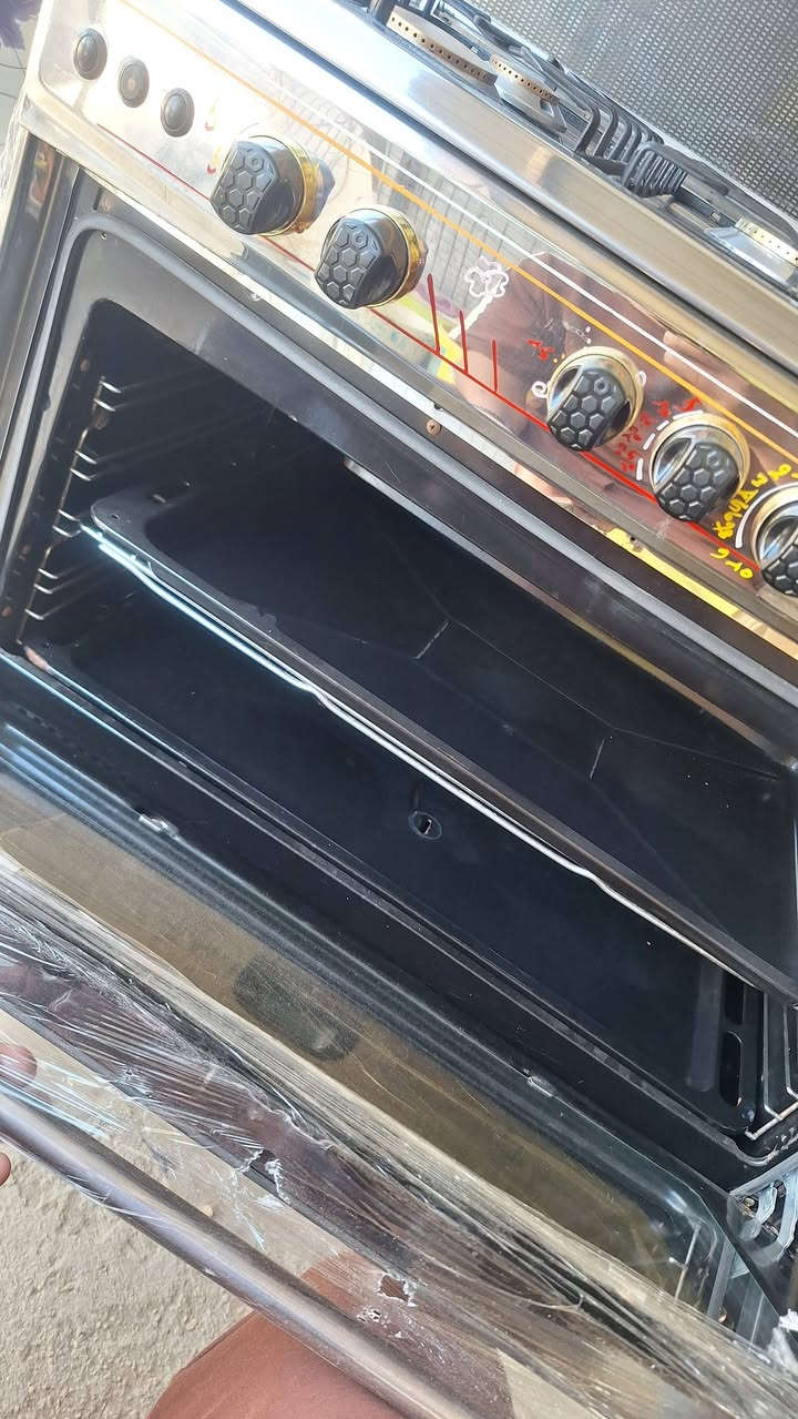 أستعمال نظيف. فريش مصري باب أول شرط الفحص وشرط الضمان 240 وبي مجال قليل ***********
