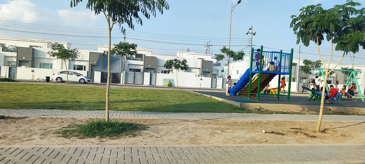 📢خانوی مامۆستایان بۆفرۆشتن
🔸b7
🔸ڕوی سلێمانی
☎️📞 ***********
