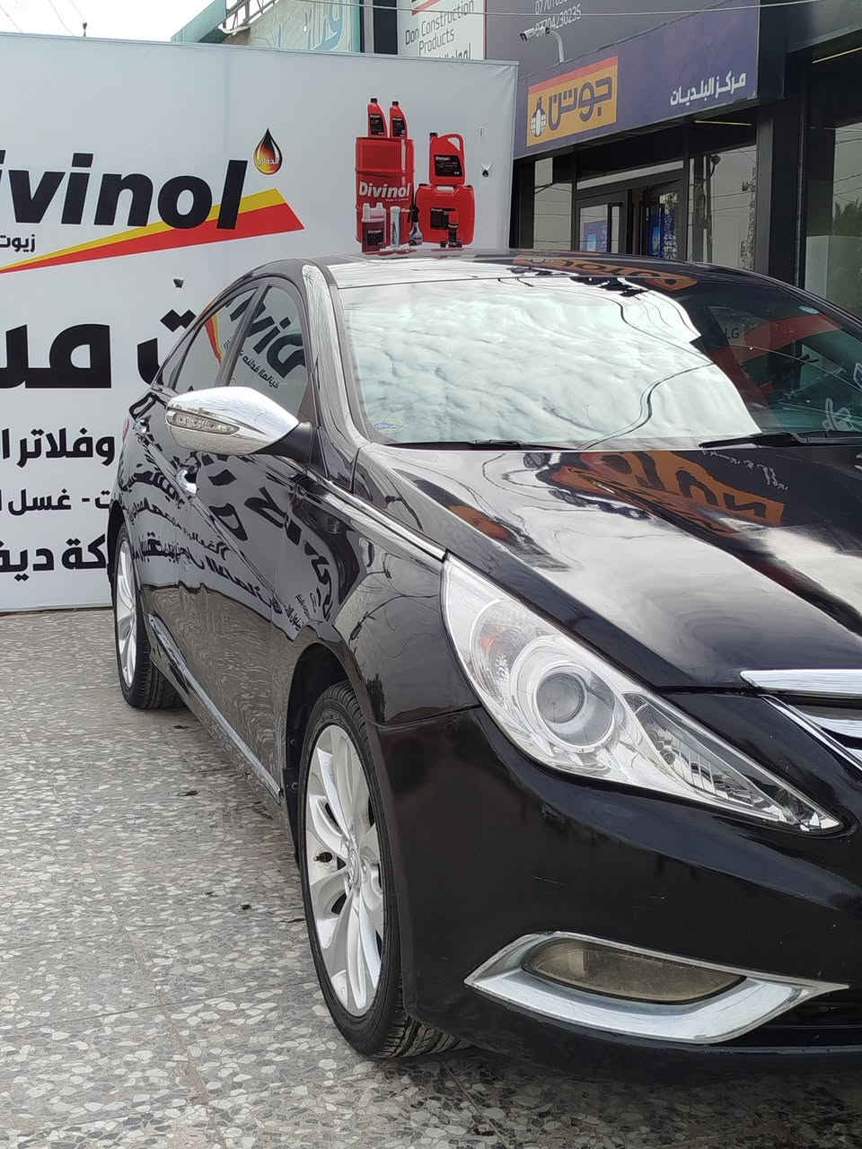 سوناتا 2013, امريكي.   مواصفات فول 1/1. سلايت رؤف

بصمه+ كشنات جلد + كشن كهرباء + كشنات تدفئه وتبريد +
بصمه ابواب. + تبريد قطعتين + تحكمات ستيرن + ويل كروم 17+ اشاير مري + 4 دسك + نضام ايبي اس + حساسات خلفيه

رقم سليمانيه. تحويل مباشر.   المكان بغداد.  صبغ فقط بنيد.  ليبل واحد   شواصي لغود مكفوله.  محرك 2400  شادله دبل كازكيت.      يعني تأخذها ماتصرف عليها.  ماشيه 109 حقيقي  

ملاحظه.  عندي 3 سونارات بيها.      ول مشتري وين ميعجبه يفحص.         شرط. حته سيرفز مامشتغل بيها.   بانزين عادي تسحك.  

السعر.  110 ورقه فقط.   لمشتري يأخذ سنويه باسمه بدون ميدفع دينار.    حته ل عقد المروري هم عليه تأخذ صافي  تحياتي للجميع.

 ***********.
