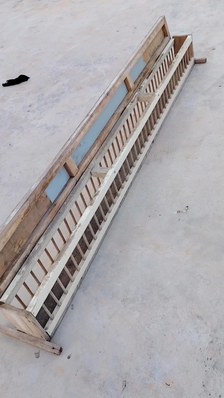 معلف حمام يرهم دجاج
طول مترين وعشرين سم
تفصال بلجيكي
سعر ٢٥
***********
