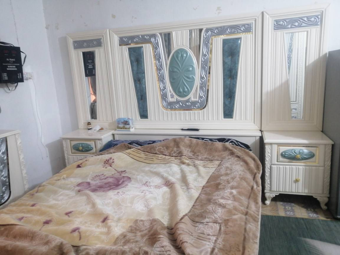 سلام عليكم غرفه للبيع خشب عراقي موديل تركي اوف وايت صبغ حراري غرفه جديده كلش بالحقيقه احلى من الصور سعرها ١٨٠٠ مليون وثمنميه مكاني بعقوبه ***********
