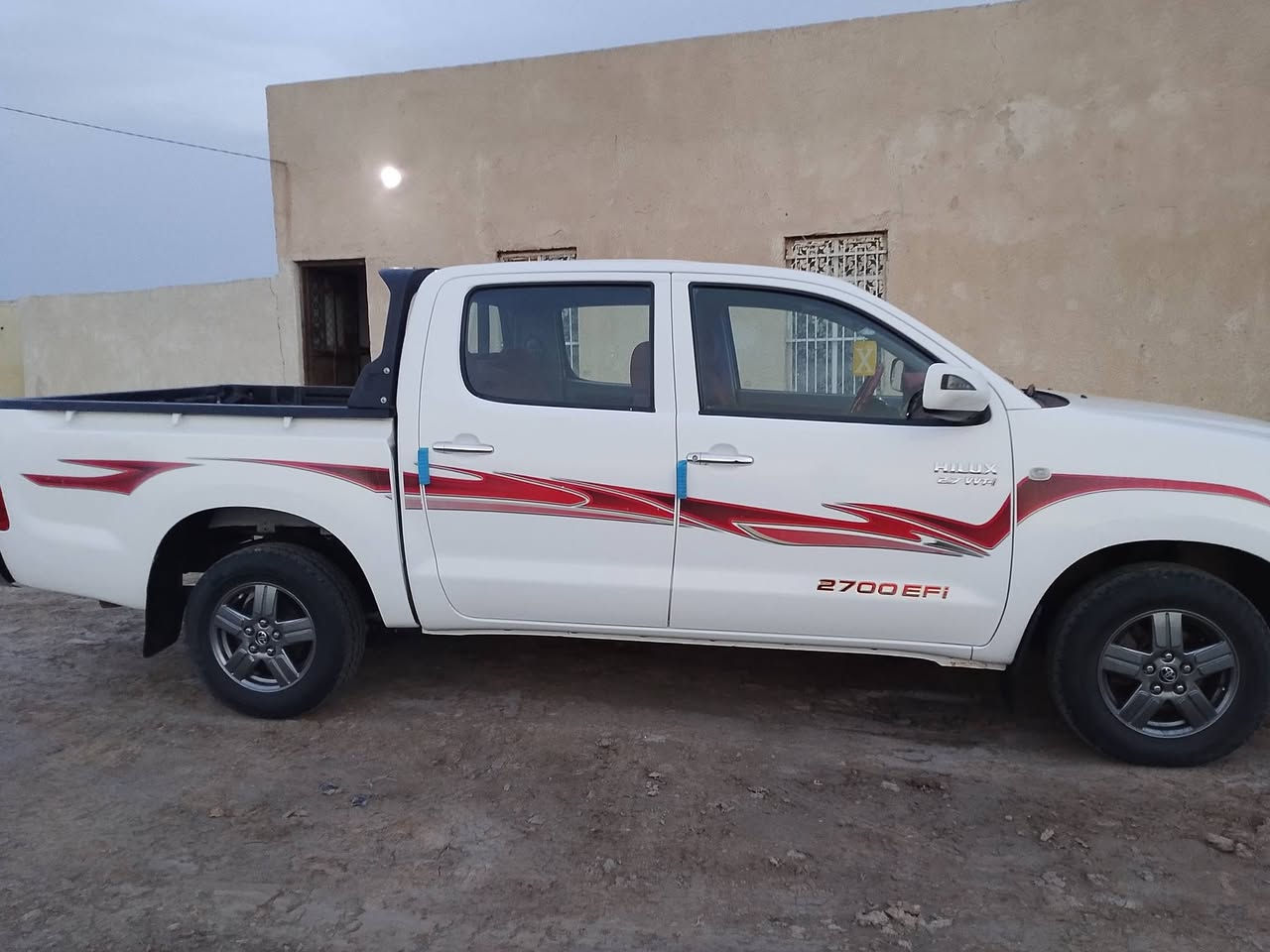 سلام عليكم سياره البيع بيكم فلاونزه سعودي ام دعاء موديل 2011مكفوله كفاله عامه رقم واسط  لاتصال ***********
