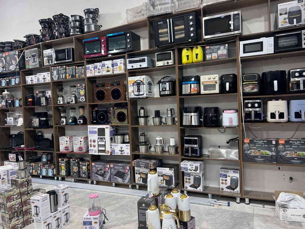 فاترينات للبيع  مستخدمات كلش قليل بعدهن جدد
العرض  80 او اكو 90
الارتفاع 250
عمق الرف 30 او اكو 20
سعر المفرد 45
وذا كلهن وذا كلهن 35 فاتريه احسبهن على 40

العنوان بغداد البياع شارع 20
***********
