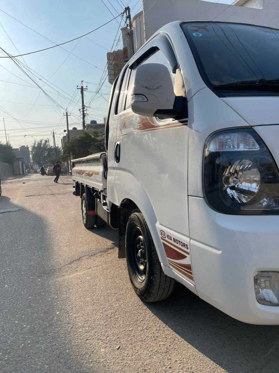 السلام عليكم كيا بنگو للبيع موديل 2020  مكينه 2700 السياره نظيفه جداً  لسياره مكفوله كفاله عامه تخم تاير كوري جديد سبير الشركه منازل سنويه بأسمي رقم بغداد تبريد كير مكينه كلهن بوضع الشركه مكاني بغداد البلديات السعر 135 
***********
