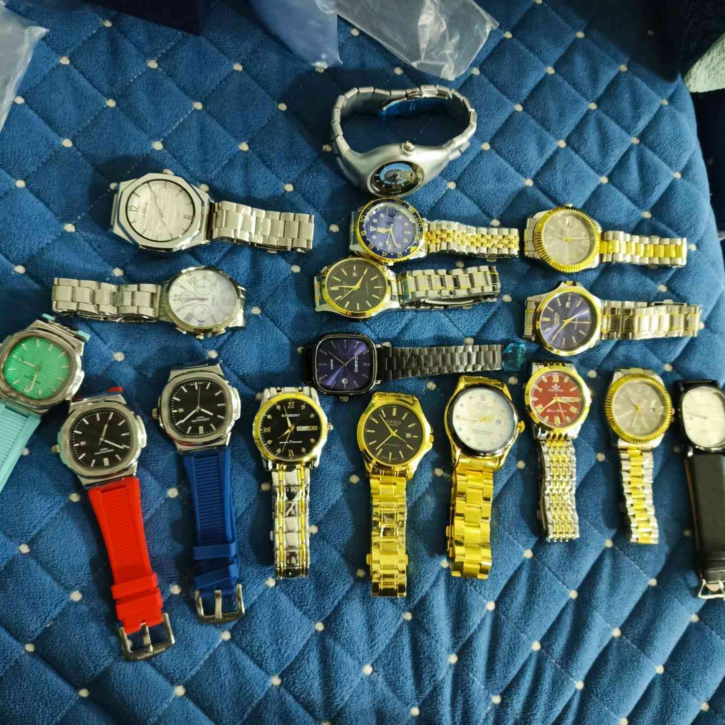 السلام عليكم 
القطعة فول وترتيب بس7 قطعتين ب13
#رولكس #كاسيو #بايتك  ساعات حلوة الواقع احلى بالسوك تلاكيها ب15 او 12 هناا بس ب7 اكو توصيل 
مكاني الرطبة


**إذا كنت صاحب هذا الإعلان وتريد حذفه لأي سبب، رجاءا أرسل رسالة إلى الدعم الفني**