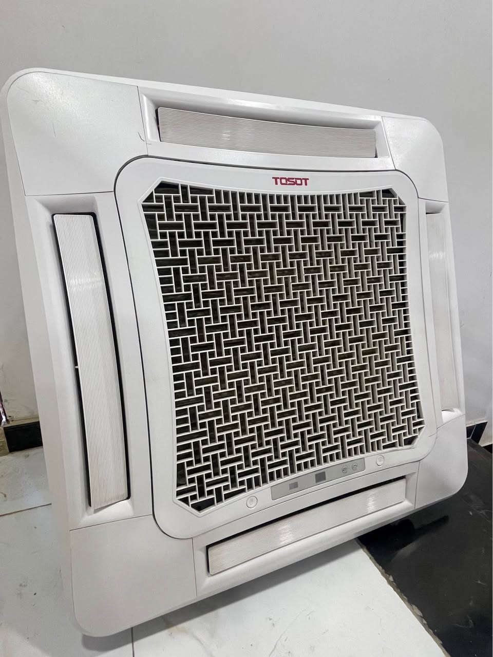 السلام عليكم 
سبلت كاسيت نوع TOSOT طنين وثلث للبيع فقط اخو الجديد السبلت بحاله جيده غير داخل تصليح حتى غاز الشركة بيه السعر 600 الف وقابل لتفاوض لااتواجد على النت الاستفسار الاتصال على رقمي اتصال او وتساب *********** البصرة, العراق
